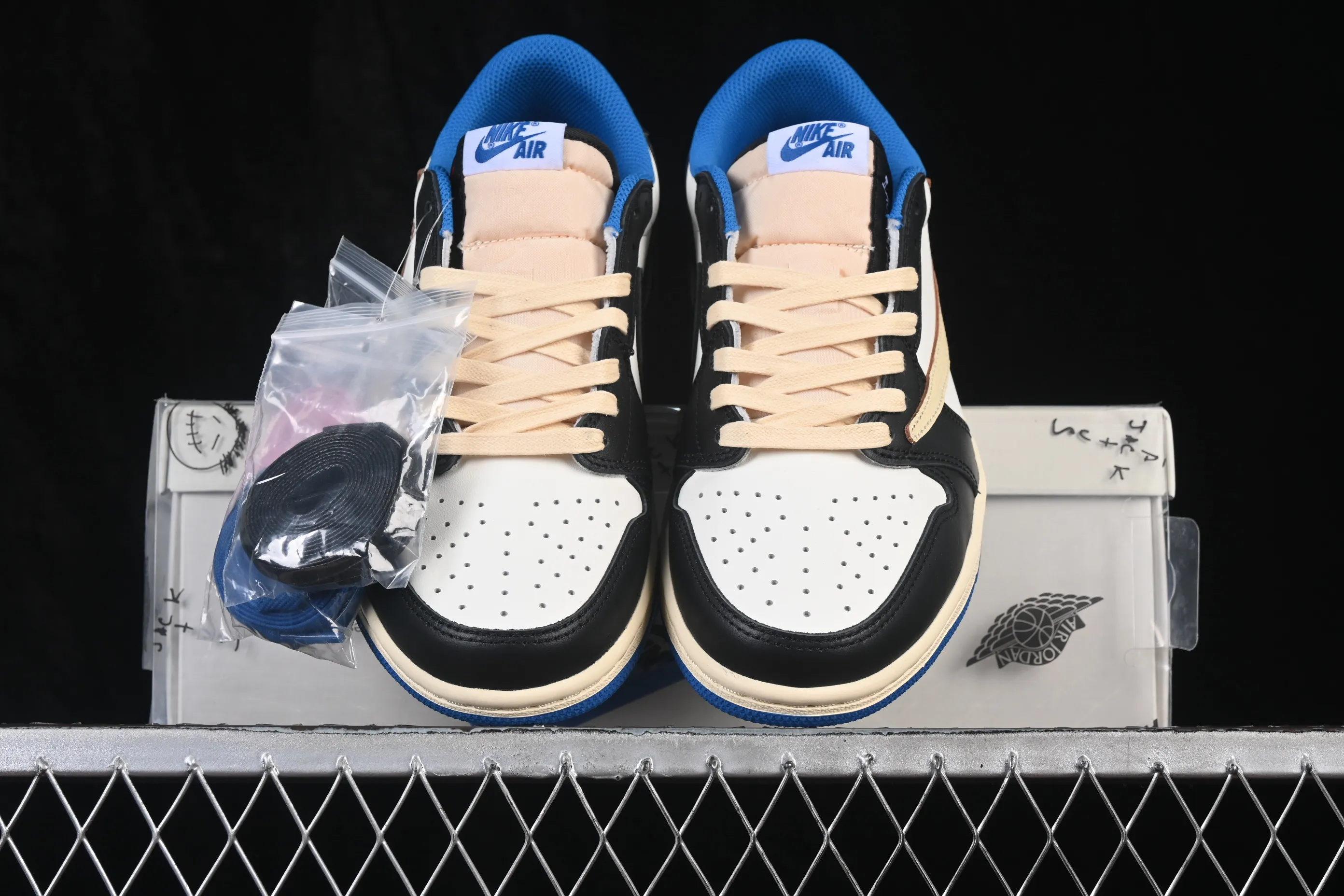 All categories Air Jordan Jordan series basketball shoes Air Jordan 1 Low ZG version Travis Scott x Air Jordan 1 Low OG AJ1 Joe 1 undercut low top full head layer DM7866-140